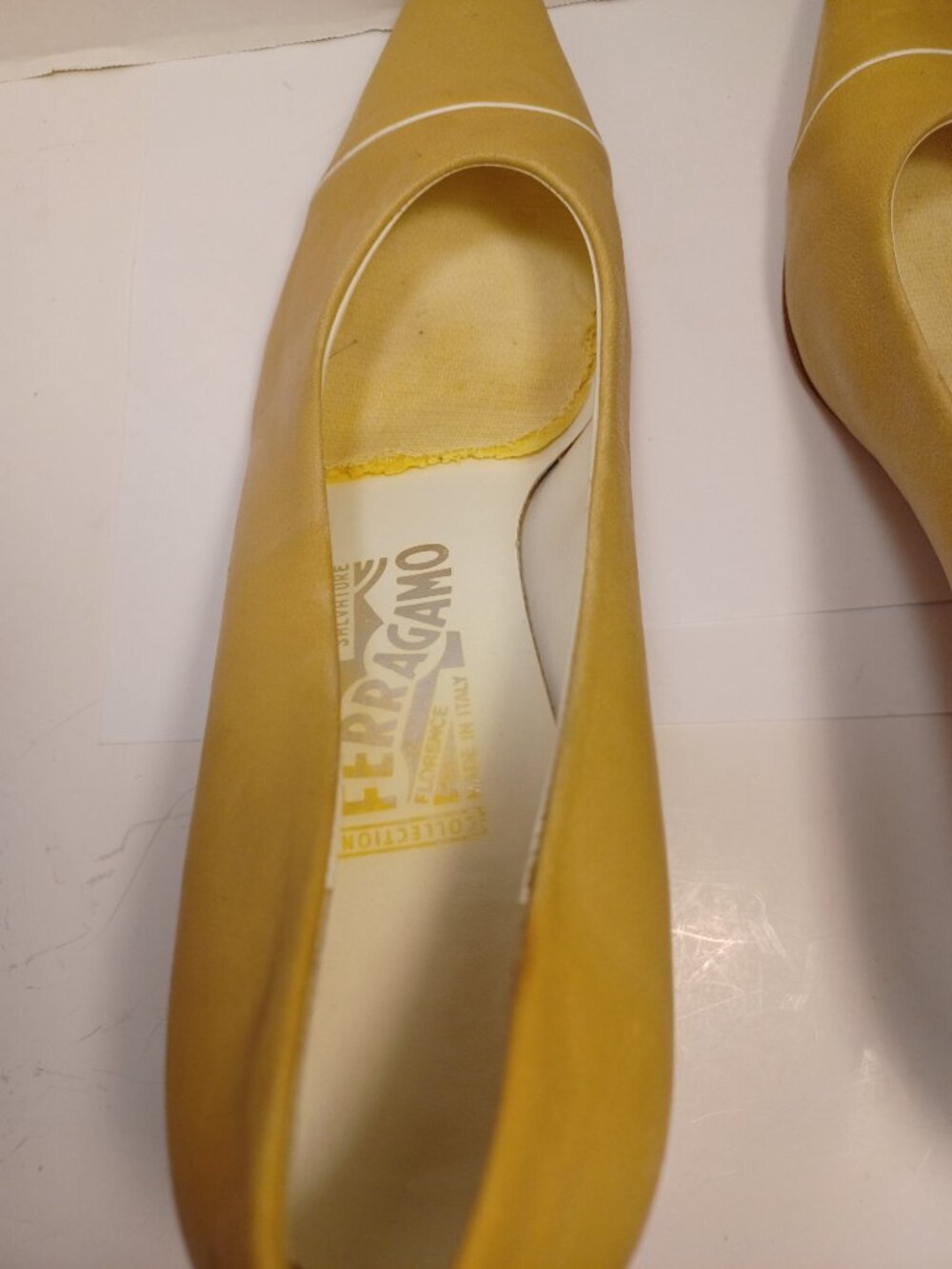 ***BLOW OUT SALE****Salvatore Ferragamo Cap Toe Heels Shoes - Picture 12 of 13